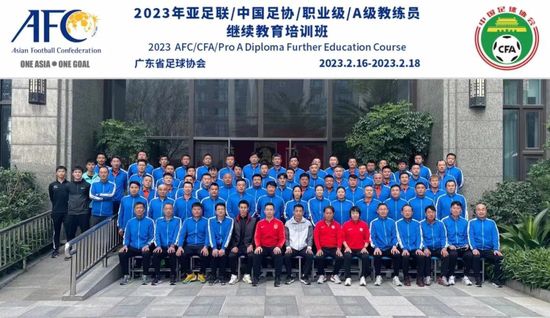 人和羊都来给狼捧臭脚，这世道还有无真善美呢?　　　　与港产的《麦兜铛铛伴我心》比拟较，如许的《我爱灰太狼》的确是太低龄，不管从漫画建造到内在揭示都不是一个档次。